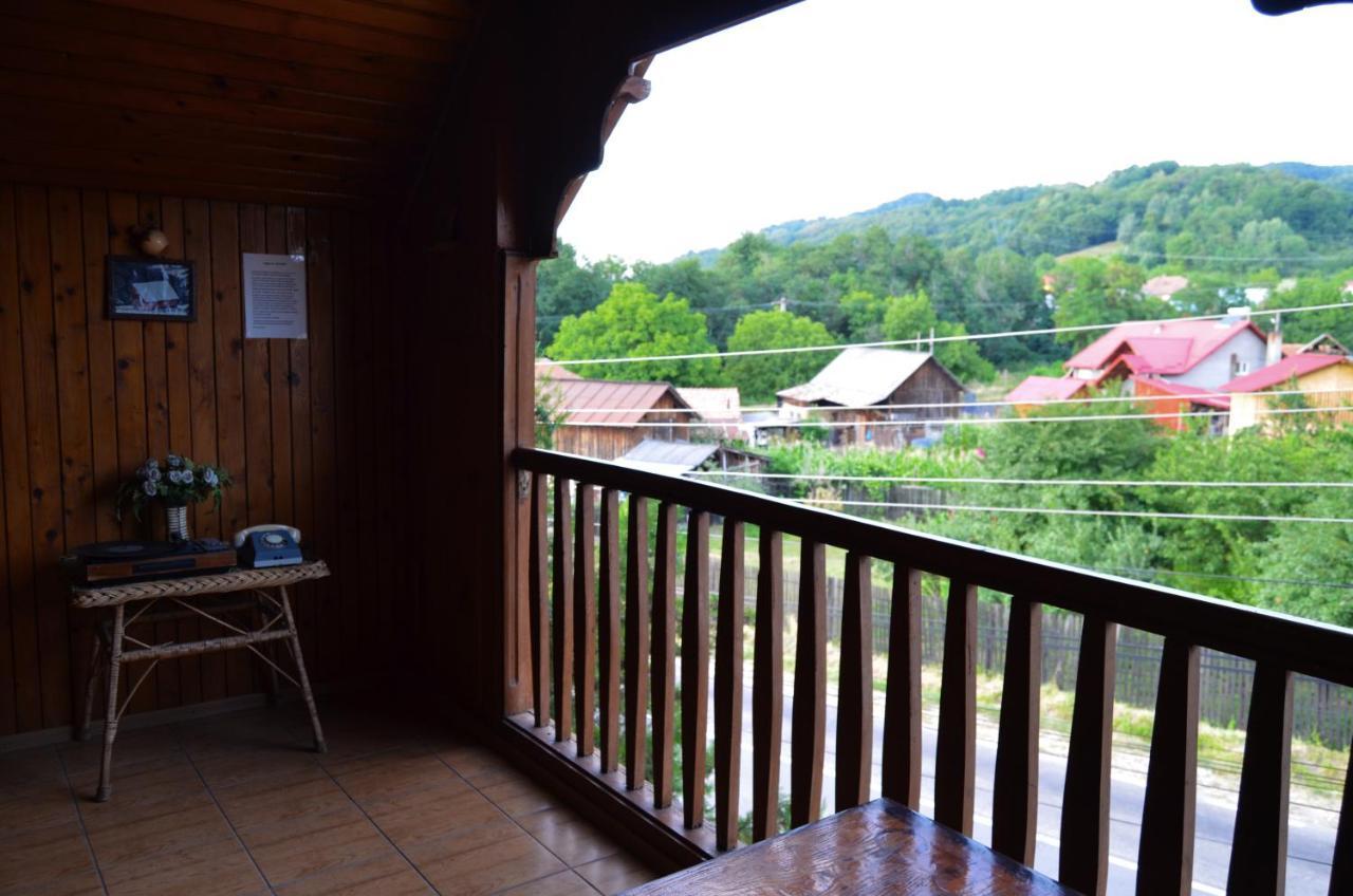 Vila Nadia Hotel Oesti-Paminteni Екстериор снимка