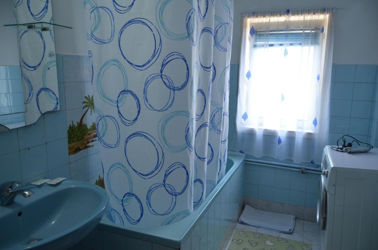 Vila Nadia Hotel Oesti-Paminteni Екстериор снимка