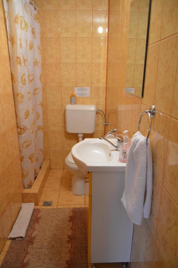 Vila Nadia Hotel Oesti-Paminteni Екстериор снимка