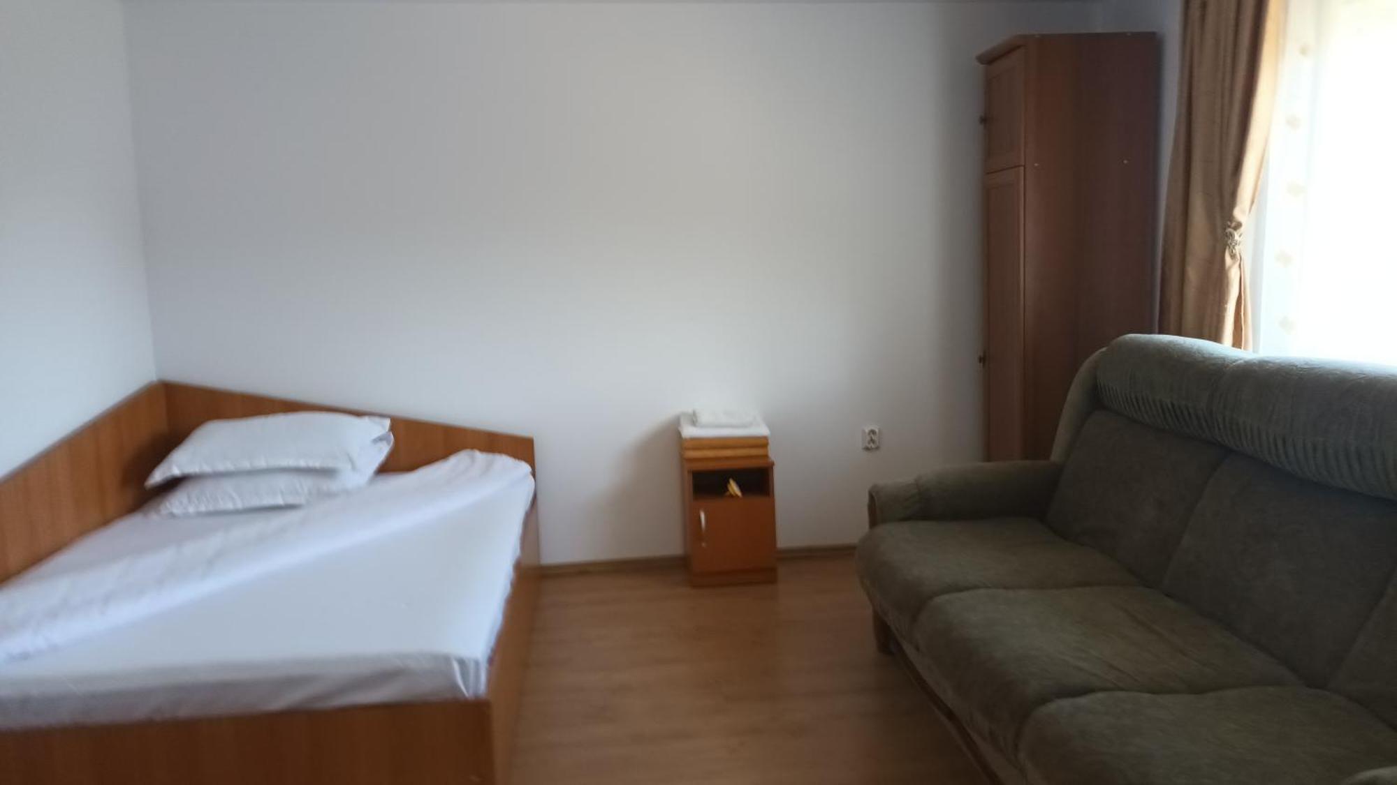 Vila Nadia Hotel Oesti-Paminteni Стая снимка